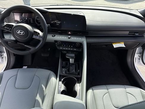 New 2025 Hyundai Elantra Limited w/ Cargo Package FWD image 18