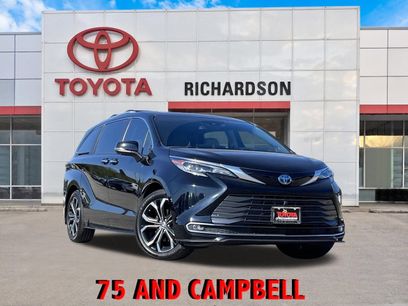 Used 2025 Toyota Sienna Platinum
