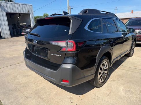 Used 2023 Subaru Outback Premium AWD/4WD image 5
