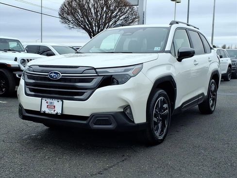 Used 2025 Subaru Forester Limited image 3