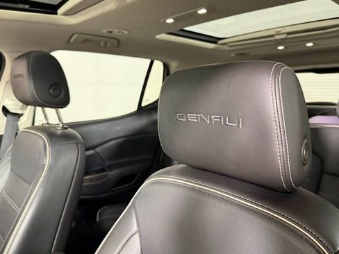 Used 2021 GMC Acadia Denali w/ Denali Technology Package image 12