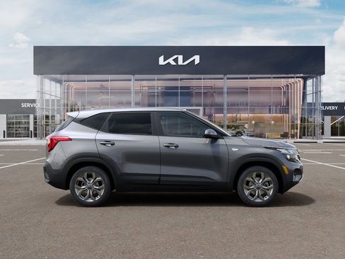 New 2026 Kia Seltos LX FWD image 7