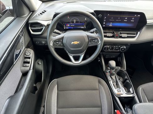 Used 2024 Chevrolet TrailBlazer LT w/ Convenience Package image 28