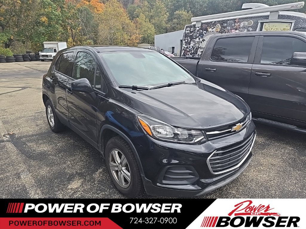 Used 2022 Chevrolet Trax LS w/ Tint and Cruise Package AWD/4WD image 3