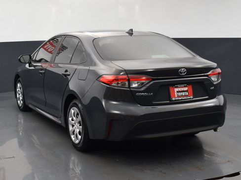Used 2023 Toyota Corolla LE FWD image 3