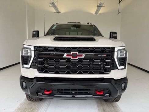 New 2026 Chevrolet Silverado 2500 ZR2 AWD/4WD image 19