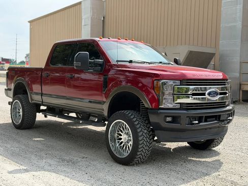 Used 2017 Ford F250 Lariat w/ Lariat Ultimate Package AWD/4WD image 3