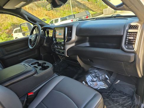 Used 2025 RAM 3500 Tradesman w/ Chrome Appearance Group AWD/4WD image 30