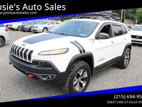 Used 2016 Jeep Cherokee Trailhawk w/ Comfort/Convenience Group AWD/4WD image 1