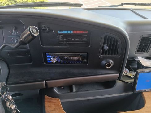 Used 1992 Ford E-350 and Econoline 350 RWD image 23