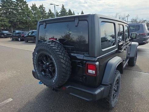 Used 2023 Jeep Wrangler Unlimited w/ Cold Weather Group image 3