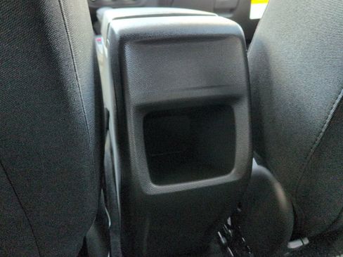 New 2026 Chevrolet Trax RS w/ Sunroof Package FWD image 32