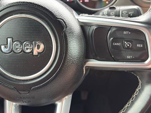Used 2019 Jeep Wrangler Unlimited Rubicon AWD/4WD image 15