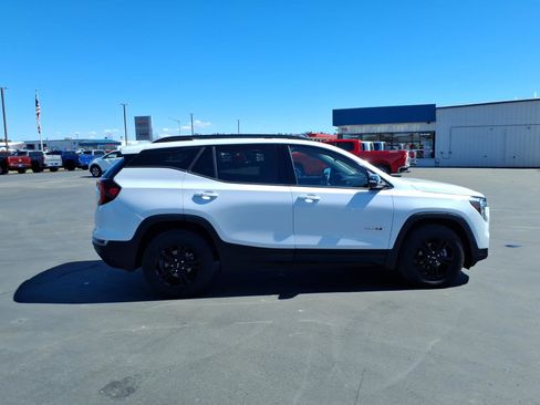 Used 2022 GMC Terrain AT4 w/ Infotainment Package II image 7