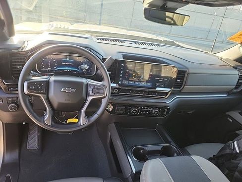 Used 2025 Chevrolet Silverado 2500 ZR2 w/ Technology Package AWD/4WD image 7
