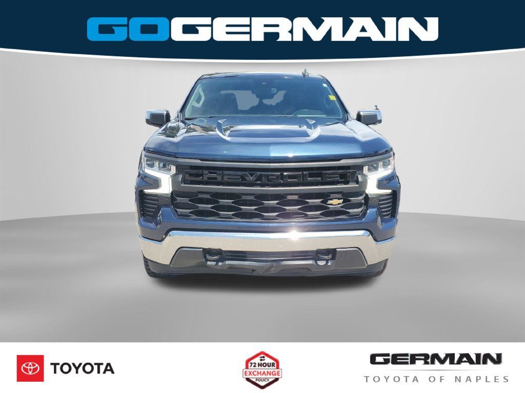 Used 2022 Chevrolet Silverado 1500 LT AWD/4WD image 3