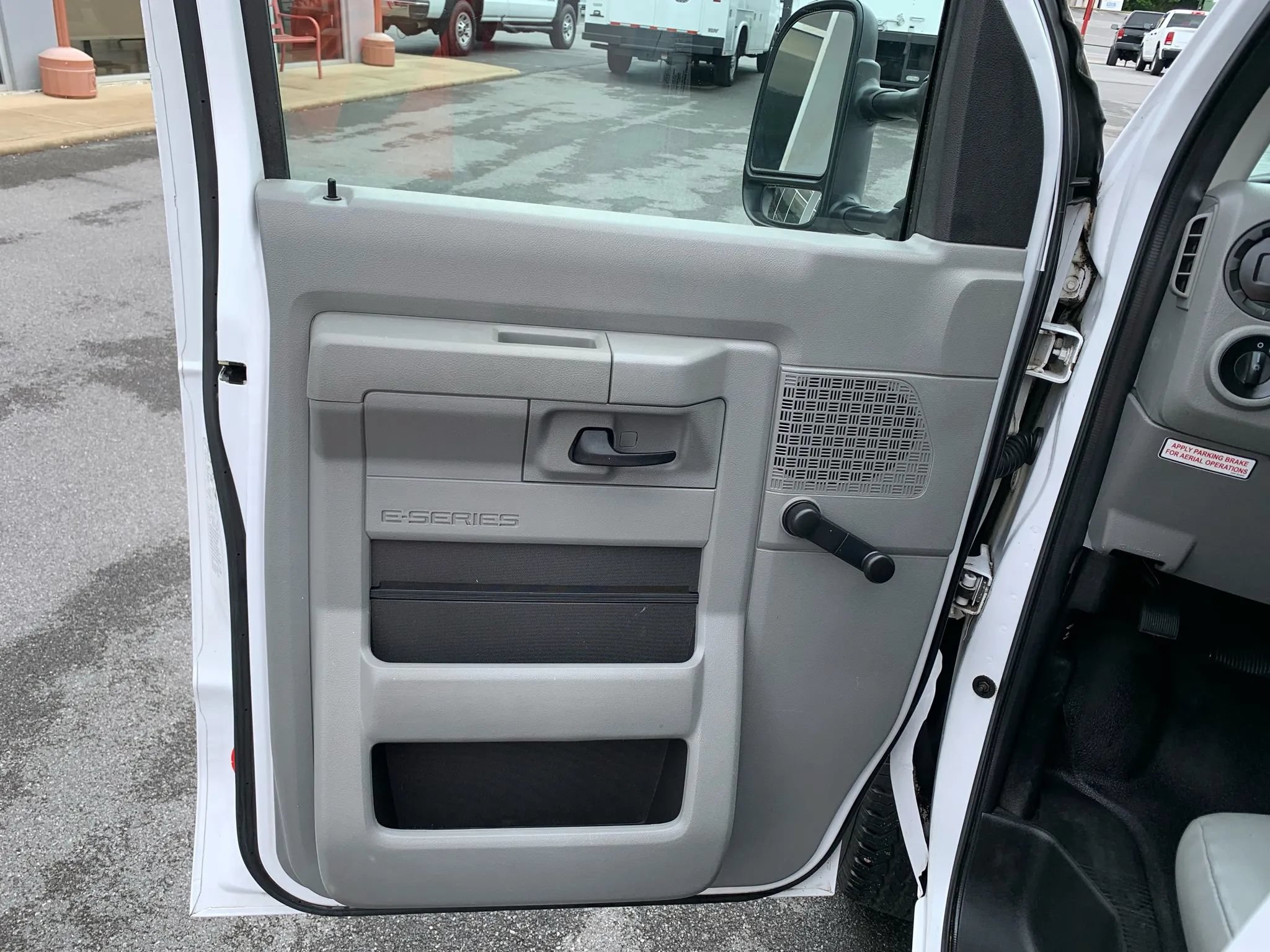 Used 2013 Ford E-350 and Econoline 350 Super Duty RWD image 7