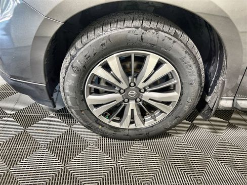 Used 2020 Nissan Pathfinder S image 18