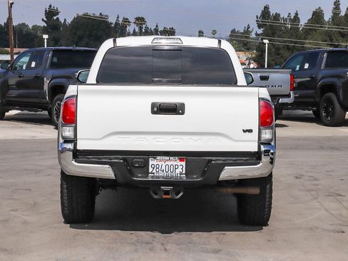 Certified 2023 Toyota Tacoma TRD Off-Road AWD/4WD image 6