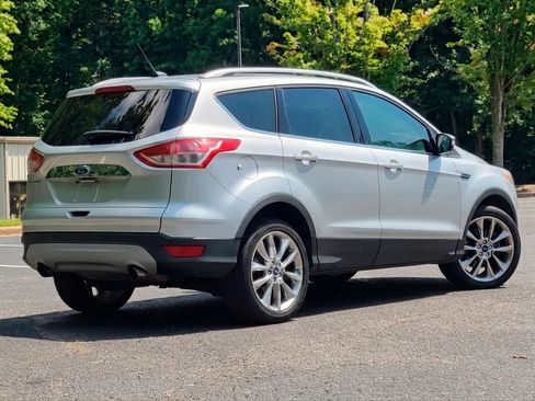 Used 2016 Ford Escape SE w/ SE Chrome Package AWD/4WD image 4