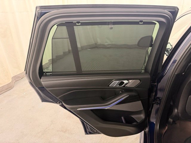 Used 2025 BMW X5 xDrive50e AWD/4WD image 22