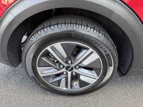 Certified 2022 Kia Niro EX Premium FWD image 45