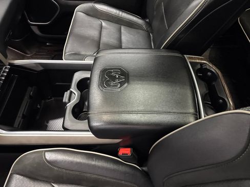 Used 2020 RAM 1500 Laramie AWD/4WD image 19