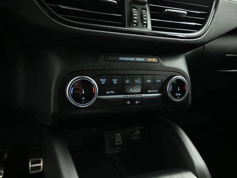 Certified 2024 Ford Escape ST-Line w/ Equipment Group 301A image 17