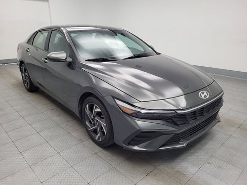Used 2024 Hyundai Elantra SEL image 13
