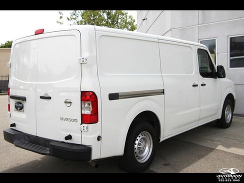 Used 2020 Nissan NV 2500 S RWD image 10