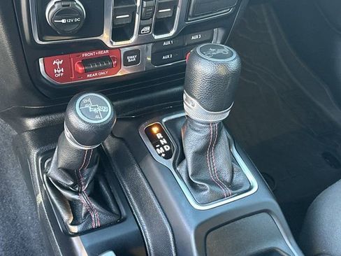 Used 2019 Jeep Wrangler Unlimited Rubicon w/ Dual Top Group image 31