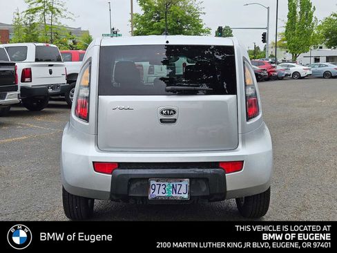 Used 2011 Kia Soul + FWD image 4