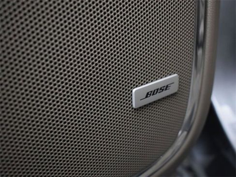 Used 2020 Chevrolet Suburban Premier w/ Premier 6.2L Value Package image 13