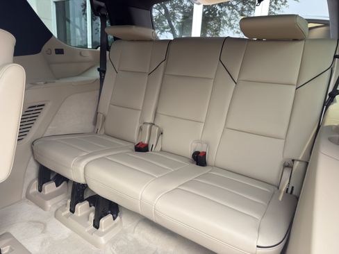Used 2024 Cadillac Escalade Premium Luxury w/ Performance Package AWD/4WD image 25