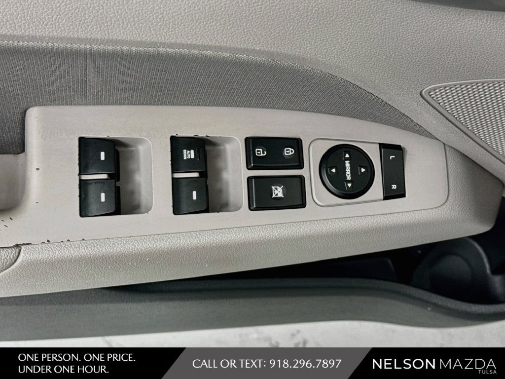 Used 2020 Hyundai Elantra SEL FWD image 19