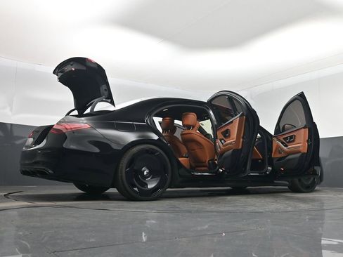 Used 2023 Mercedes-Benz S 580 4MATIC Sedan w/ AMG Line image 65