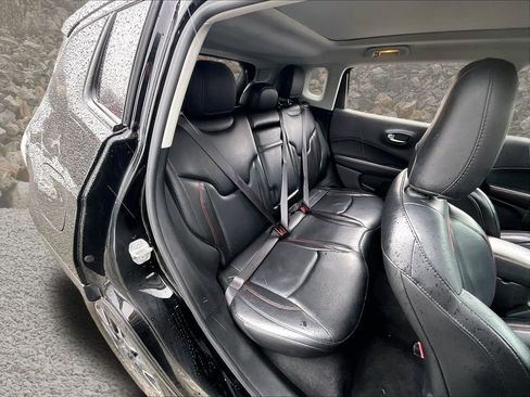 Used 2018 Jeep Compass Trailhawk w/ Leather Interior Group image 25