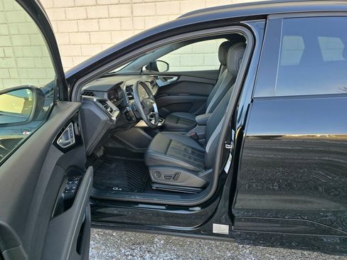 Used 2024 Audi Q4 e-tron Premium Plus image 18