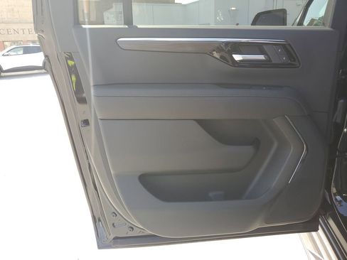 New 2026 Chevrolet Suburban LS image 16