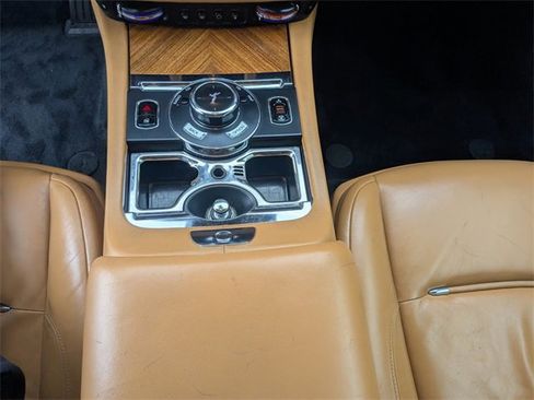 Used 2014 Rolls-Royce Wraith image 14