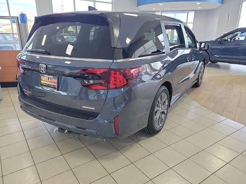 New 2026 Honda Odyssey Touring image 5
