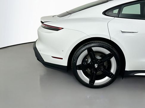 Certified 2025 Porsche Taycan image 13