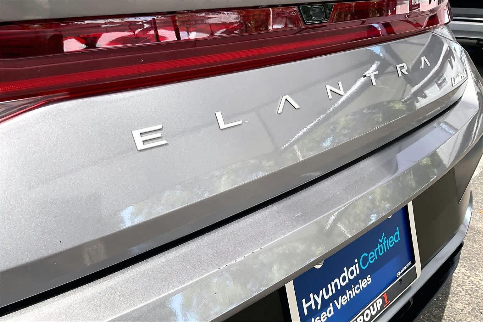 Certified 2025 Hyundai Elantra Limited FWD image 10