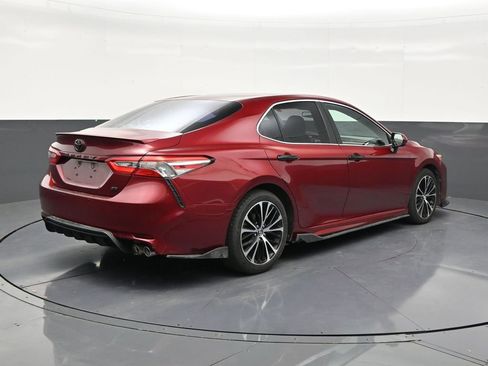 Used 2018 Toyota Camry SE FWD image 5