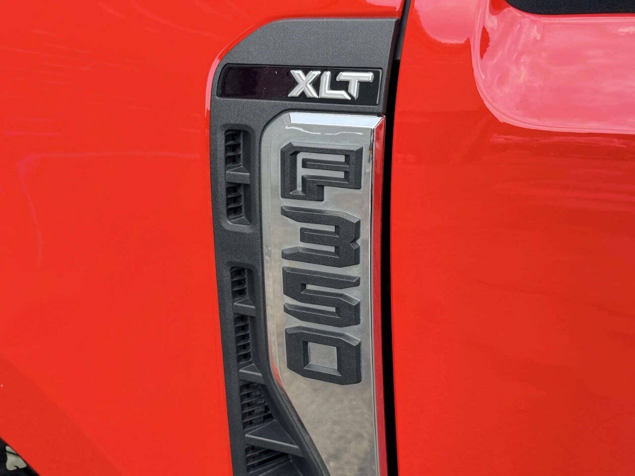 Used 2024 Ford F350 XLT AWD/4WD image 15