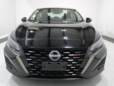Used 2024 Nissan Altima 2.5 SR FWD image 3