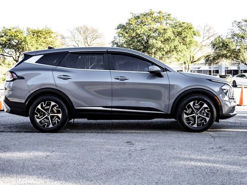 Used 2023 Kia Sportage EX image 4