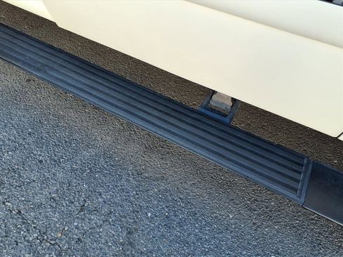 Used 2013 Chevrolet Avalanche LTZ image 15