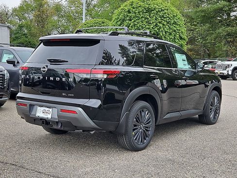 New 2026 Nissan Pathfinder SL w/ SL Premium Package AWD/4WD image 5