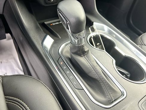 Used 2023 Chevrolet Traverse LT image 26